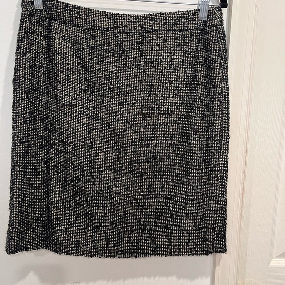 J. Crew Black and beige Tweed Pencil Skirt  size 6 # 228 - Picture 2 of 7